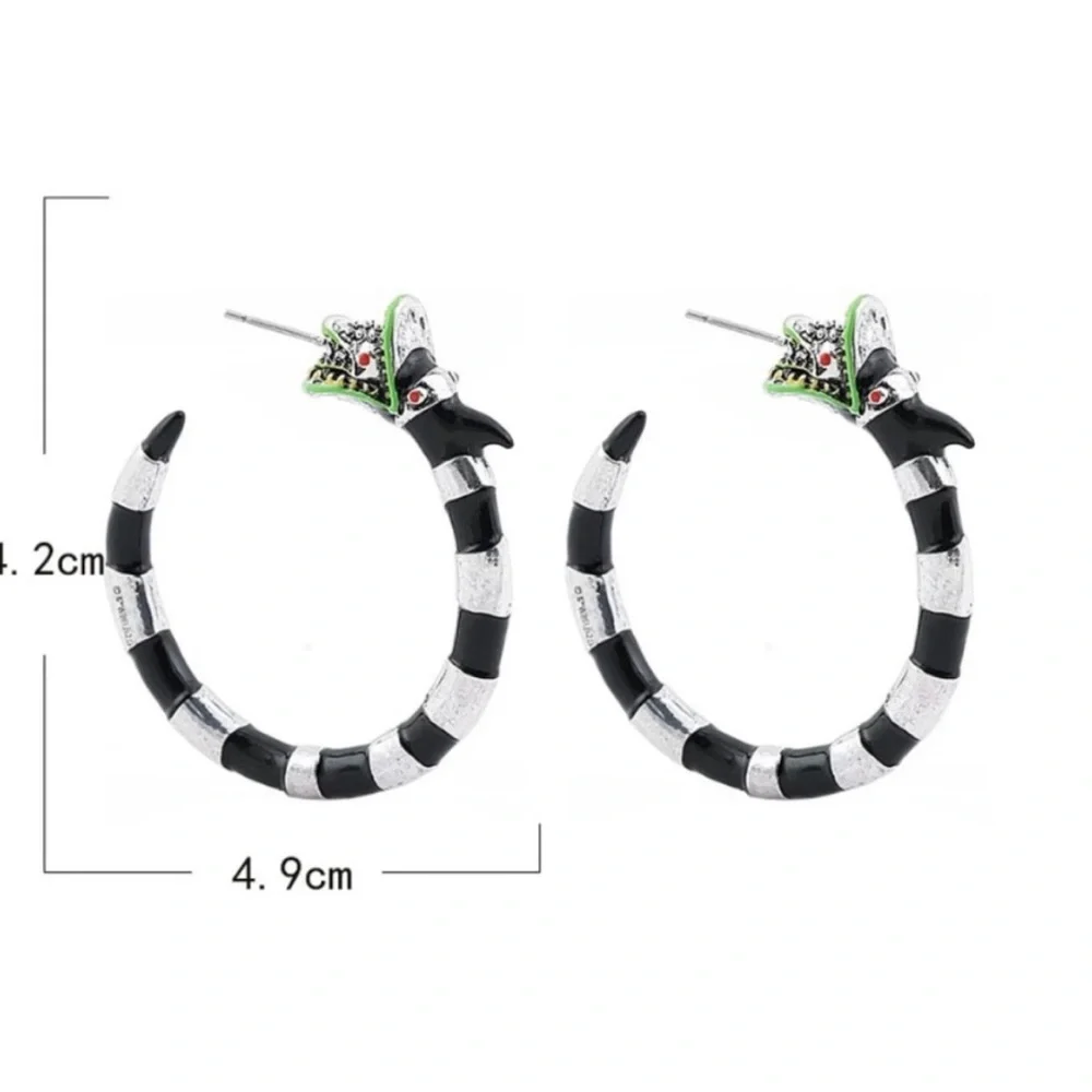 Beetlejuice Sandworm Earrings - Picture 2 of 3